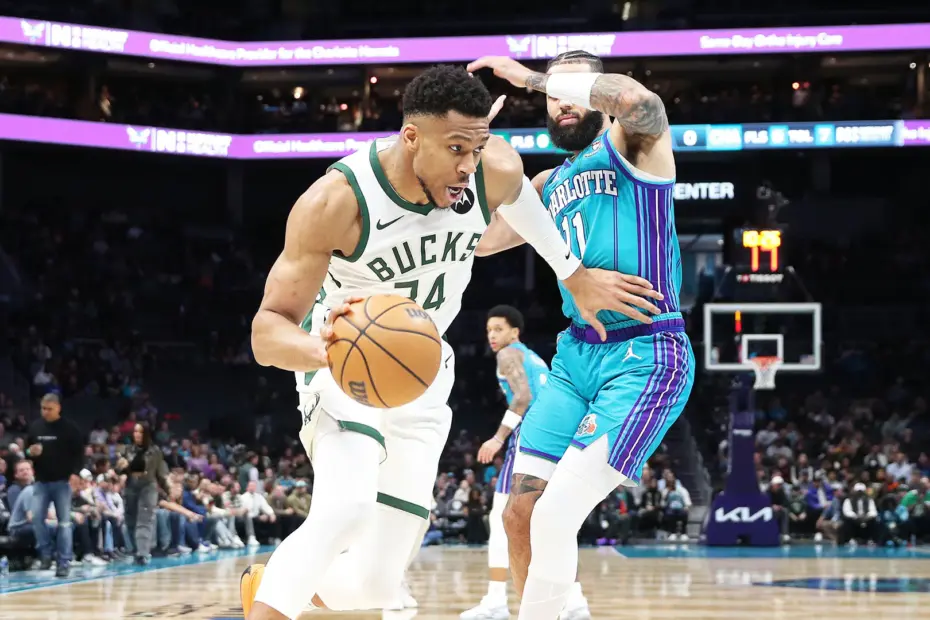 ปาดหน้าไปเลย!  ฮอร์เนตส์ ชนะ บักส์ เพียงแต้มเดียวในศึก NBA
