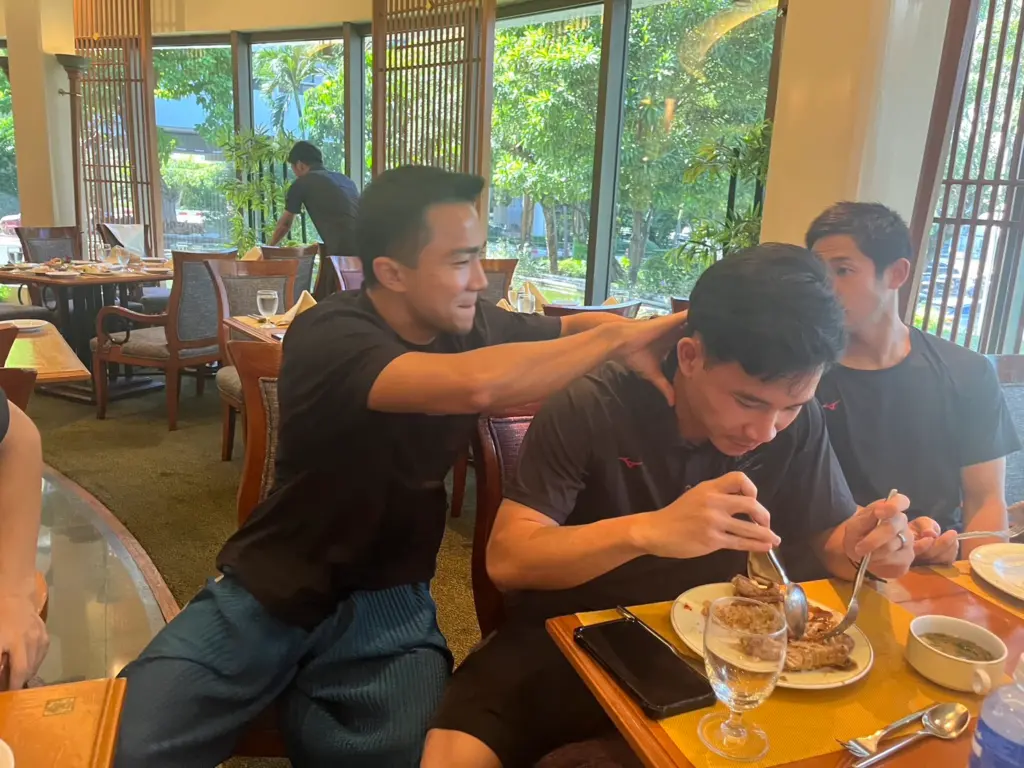เจ ชนาธิป เจอเพื่อนเก่าอดีตร่วมแข้ง ซัปโปโร-ฟรอนตาเล่